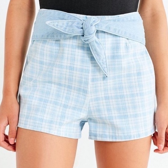 UO BDG Emmy tie front shorts high rise mom shorts - Picture 2 of 8